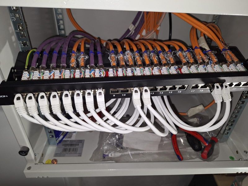 Patchpanel für Netzwerk- und Datentechnik